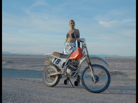 Ms Nina - La Caprichosa (Official Music Video)