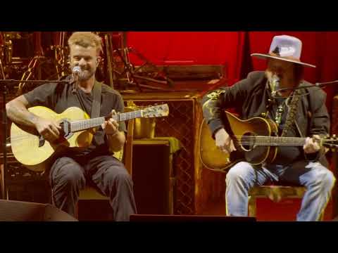 Xavier Rudd performs "Follow the Sun" with Zucchero in Verona, Italy - Sept 2025