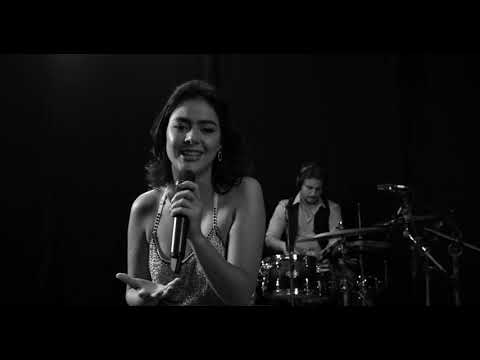 Camilla Faustino feat. Trio Guará - Corcovado