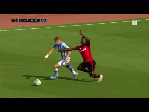 11 Minutes of Martin Ødegaard being Classy Genius