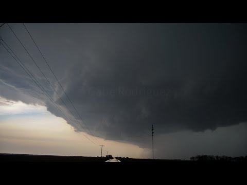 Incredible Supercell and MASSIVE hail core intercept! - April 4, 2023 Macomb Illinois