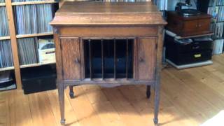 Jack Payne and the B.B.C. Dance Orchestra - On her doorstep last night