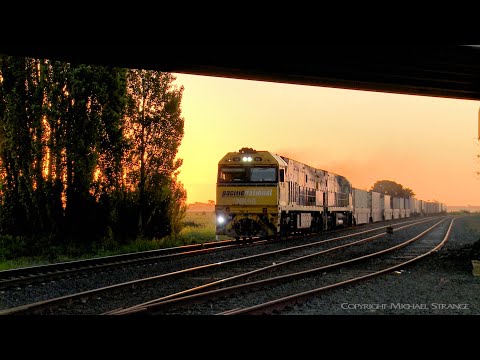 6PM6 Freight Train At Sunset (21/10/2019) - PoathTV Australian Railways