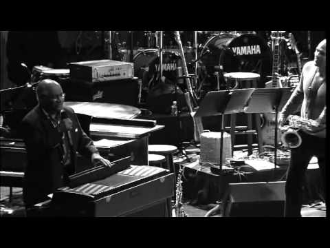 Smile Medley Part God Has Smiled On Me - Kirk Whalum