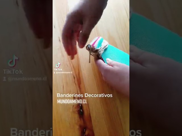 Vídeo relacionado con Banderines de Tela Dorada, banderines de 66 pies con 52 Banderas Triangulares Impermeables, banderines Reutilizables para cumpleaños, Bodas, hogar, decoración de Fiestas al Aire Libre