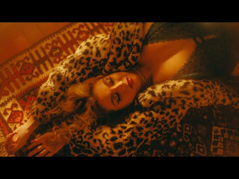 CLARA VALVERDE - QUESTÃO DE TEMPO  (visualizer oficial)