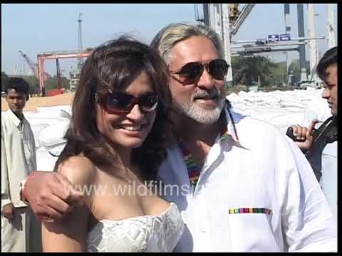 Vijay Mallya at Kingfisher calendar launch, with Indian Empress yacht - King of Good Times no more