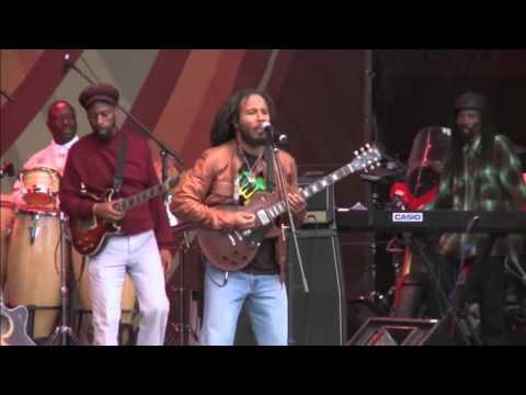 Ziggy Marley -War/No more trouble - live in SoWeTo