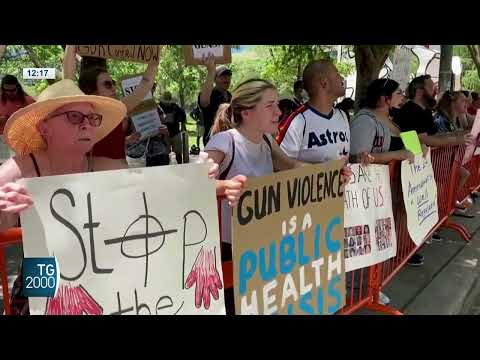 Usa, la battaglia infinita sulle armi. Nuovo weekend di sangue