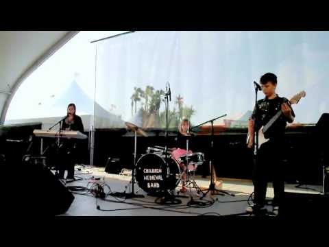 Children Medieval Band live - Robots by Kraftwerk