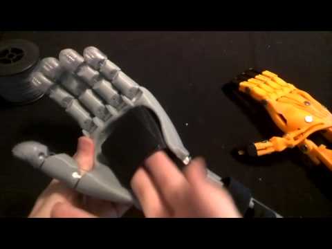 Demo of the Flexy Hand 2 - a 3D Printed Prosthetic Device by Steve Wood