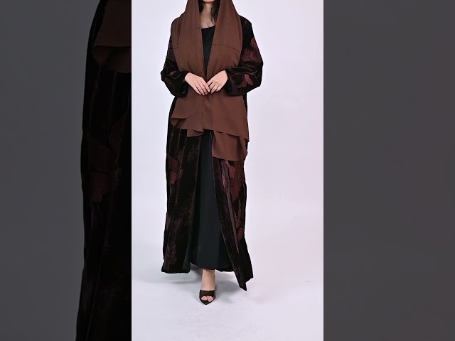 عباية مخمل بليزر شتوي بتطريز وجيوب
