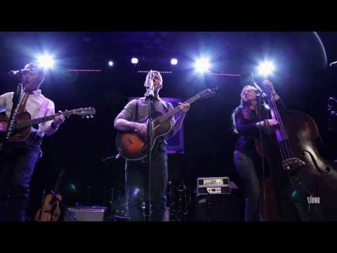 The Devil Makes Three - "Spinning Like A Top" (eTown webisode #537)