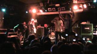 Bring Me The Horizon-Sleep With One Eye Open (Live)