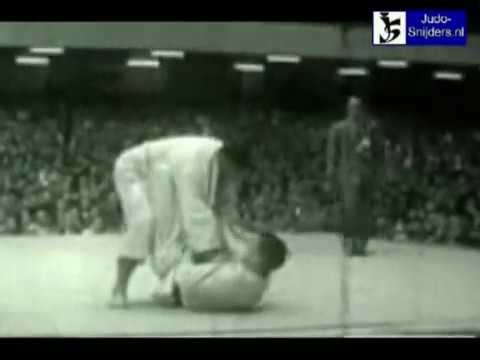 OPEN *  Geesink (NED) -  Yoshimatsu (JPN)  * Judo 1956 Olympics Tokyo (JPN)