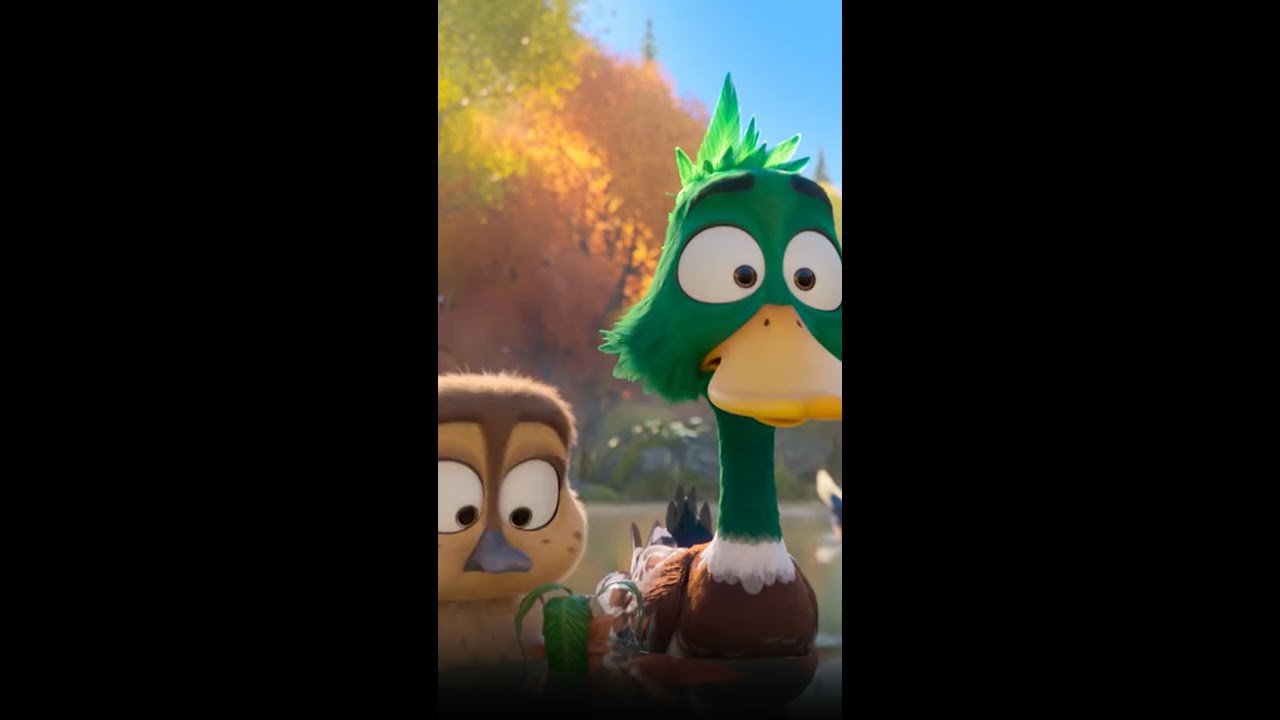 this is peak little sister behavior 🤣 Migration is now playing on Netflix!