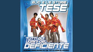 Kadr z teledysku Supermaison tekst piosenki Elio e le Storie Tese