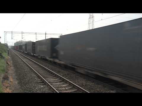 66427 on 4M34, 04:26, Coatbridge - Daventry intermodal
