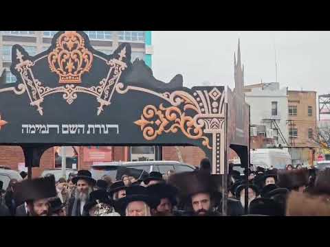 Bobov Rebbe At Hachnosas Sefer Torah 9 Teves 5786