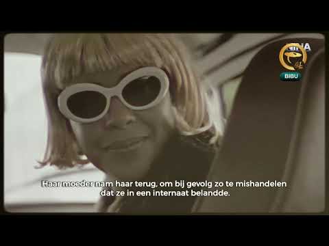 Première Nina Mafia Meid