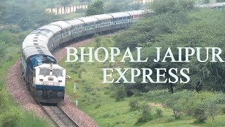 preview picture of video 'Bhopal-Jaipur Express negotiates a beautiful curve near Asalpur Jobner !!!!!!!!!'