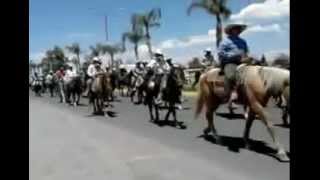 preview picture of video 'Cabalgata de Semana Santa, Rodeo,Dgo.'