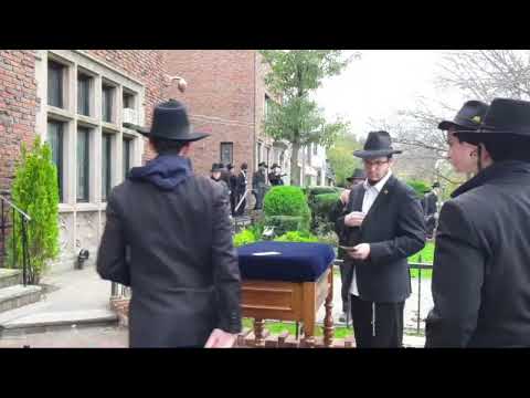 חלוקת דולרים להוספה בצדקה • י"ד חשון תשפ"א