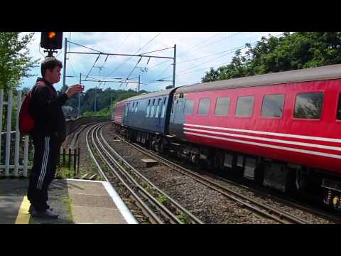 DRS class 37's nos 37059+37218 arriving at Durham with 'The York and Durham'
