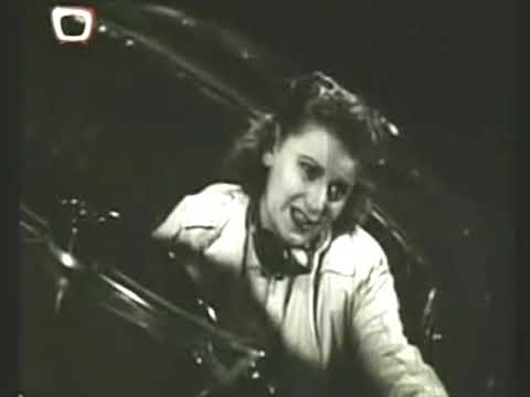 Ida Turay spanked - Rozmaring (1938)