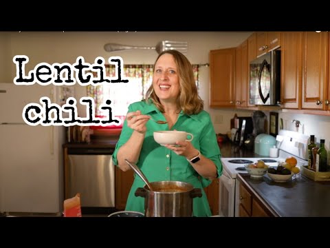 Hearty lentil chili with pinto & black beans (vegan)
