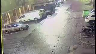 Ranica, il video dei ladri che fanno saltare il bancomat e la corsa del complice