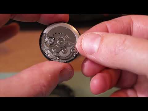Seiko SKX movement swap 7S26 to NH36
