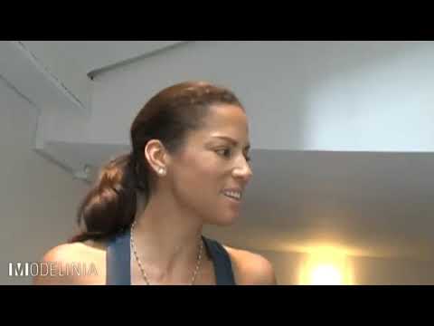 How to Walk in  High Heels by Supermodel Veronica Webb