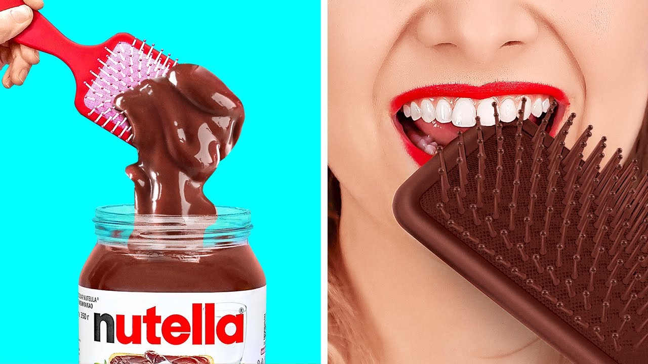 Putar video HOW TO SNEAK MAKEUP INTO CLASS || Cool School Tricks And Funny Situations And DIY by 123 GO! SCHOOL sekarang HOW TO SNEAK MAKEUP INTO CLASS || Cool School Tricks And Funny Situations And DIY by 123 GO! SCHOOL