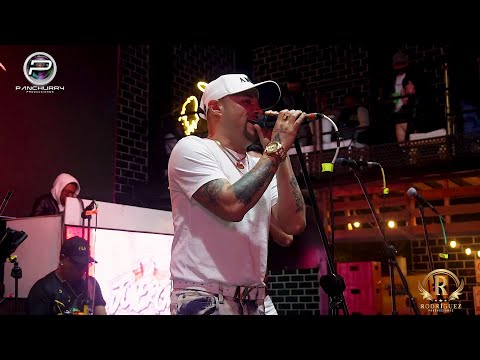 Tu Cariño Se Me Va / Un Monton De Estrellas / Atrapado En Dos Amores ❌ Engerbeth Tapia Y La Fama