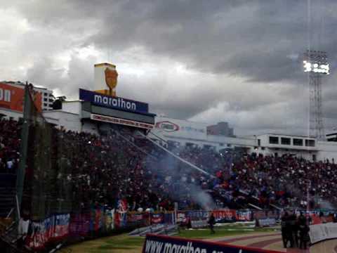 "MAFIA AZUL GRANA RECIBIMIENTO" Barra: Mafia Azul Grana &bull; Club: Deportivo Quito