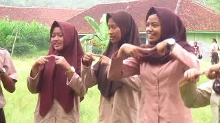 Download lagu Koleksi yel yel Emang lagi Syantik - Terbaru 2018 mp3 Download lagu Koleksi yel yel Emang lagi Syantik - Terbaru 2018 mp3