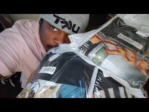 download lagu mp3 mp4 Clothing No Limit, download lagu Clothing No Limit gratis, unduh video klip Clothing No Limit
