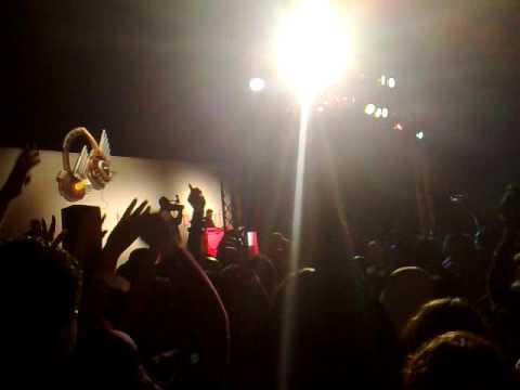 DJ_KHALED HUSSEIN   =)