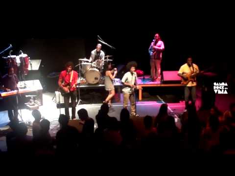 Sambasonics | Teatro Mars | sambarocknaveia.com.br