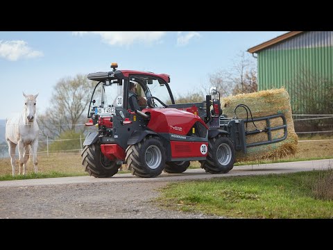 Weidemann Teleskoplader T4512 Einsatz auf einem Pferdehof.
