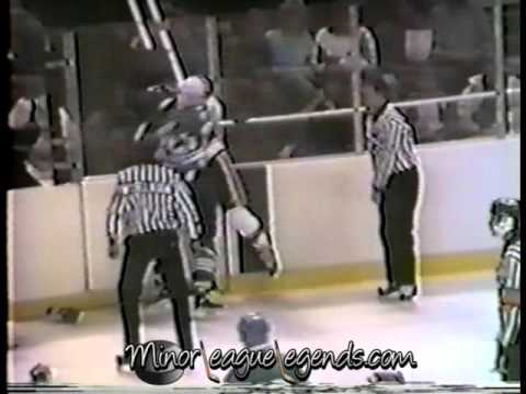 88 89 Yves Heroux vs Kelly Chase Flint Spirits vs Peoria Rivermen