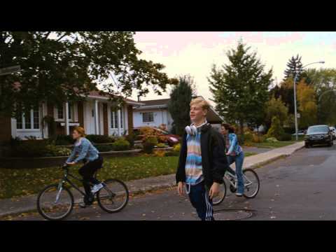 Mommy Wonderwall scene - Oasis