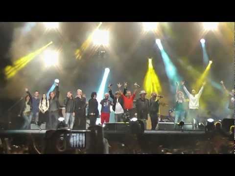 ITALIA LOVES EMILIA - Tutti i Cantanti - A Muso Duro_Campovolo 22.09.12