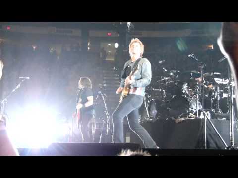 End of Runaway-Jon's Solo Bon Jovi Raleigh NC 11/06/2013