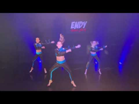 ENDY DANCE GROUP - Barbora Karasová, Kim Martinkovičová, Bianka Martinkovičová - Blue Diamonds