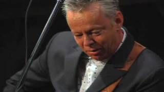 Tommy Emmanuel - Nine Pound Hammer - Live at Fur Peace Ranch