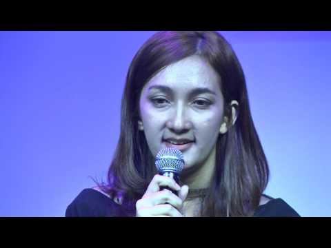 Exciter สำหรับผู้หญิงที่จะฟัง สาโทเซนต์จอห์นที่มีความอ่อนแอ