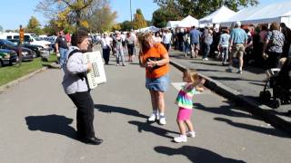 preview picture of video 'Craft Fair Letchworth Park, N.Y. Accordian Lady 2011'