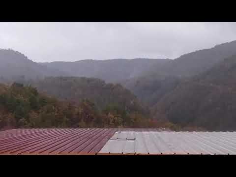 Video del 13/11/2021 girato a Calvanico (Sa), pioggia fitta novembrina.